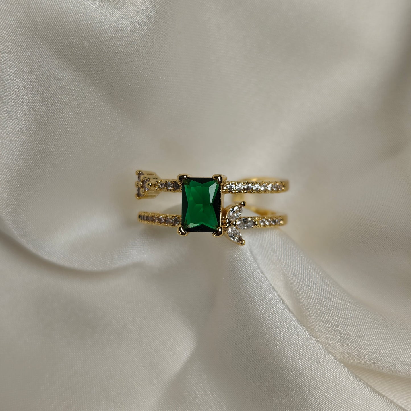Glow Verde Ring