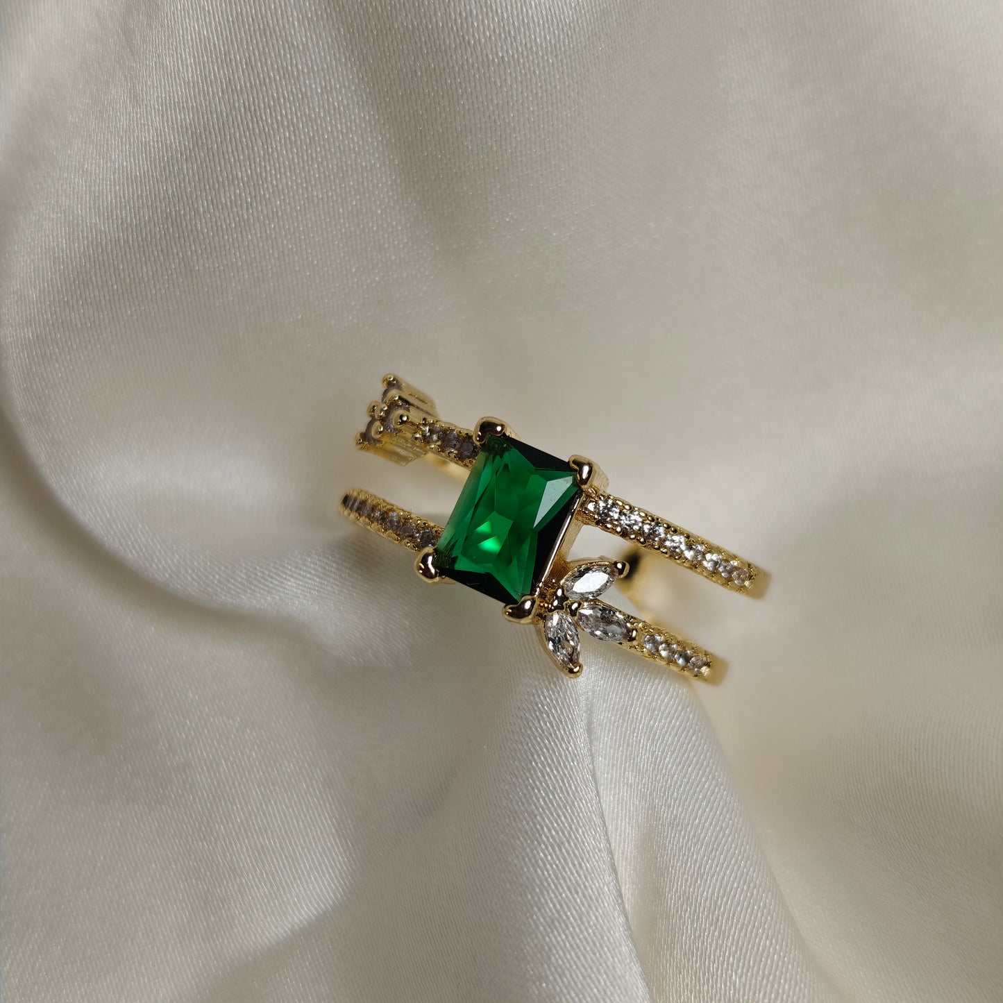 Glow Verde Ring