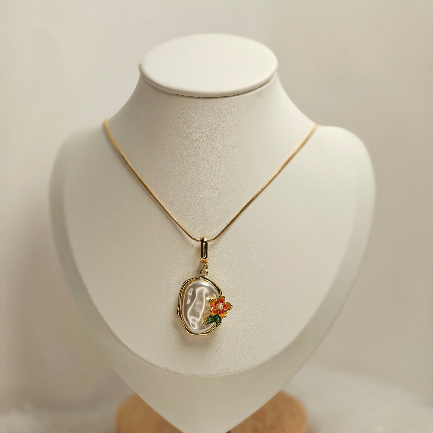 Flower Child Necklace (Round Chain)