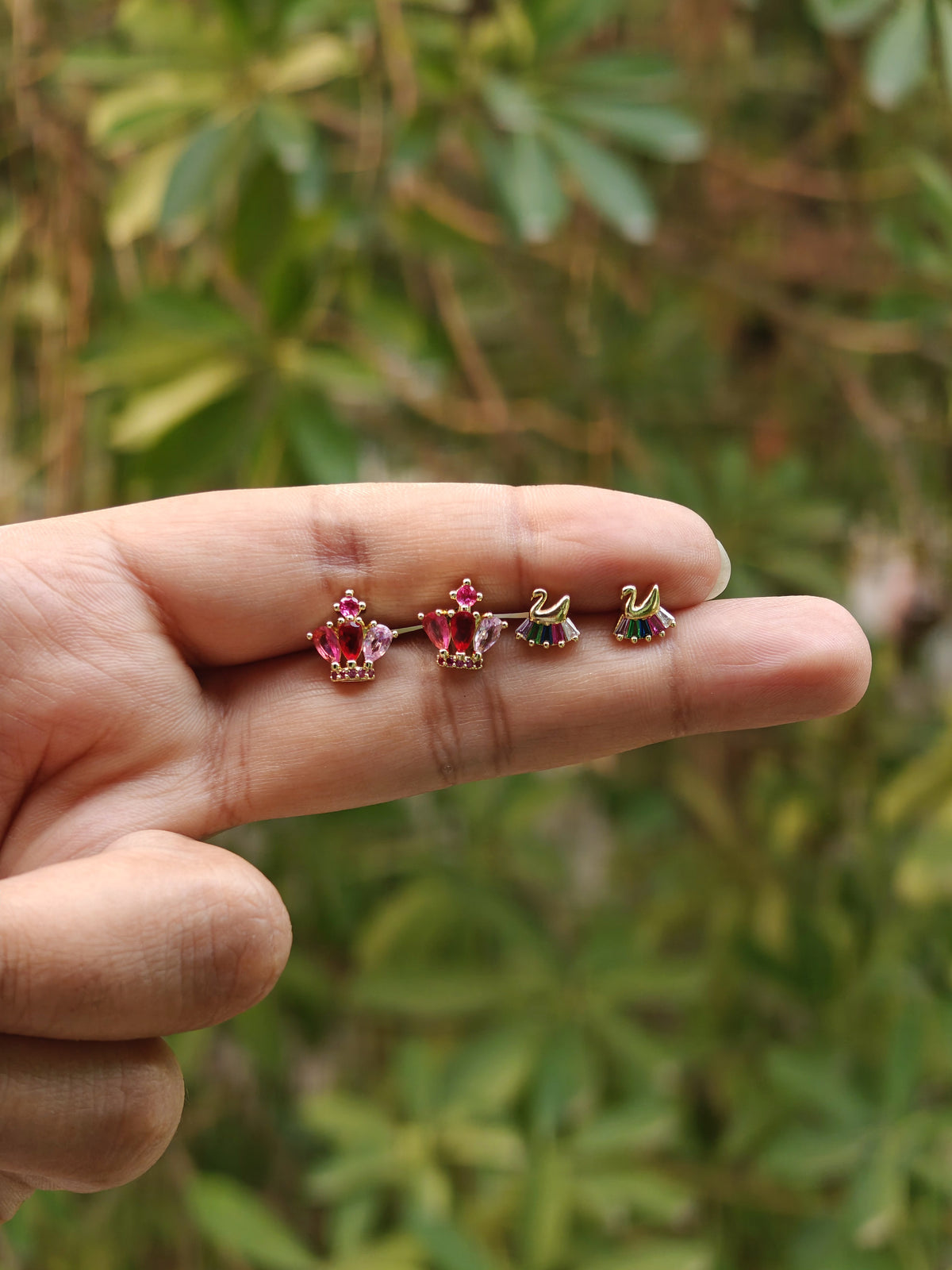 Crown Behaviour Ball back studs