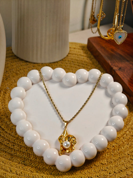 Pearl in Leaf Necklace