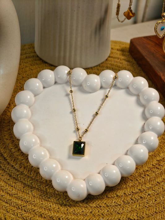 Emerald Gleam Necklace