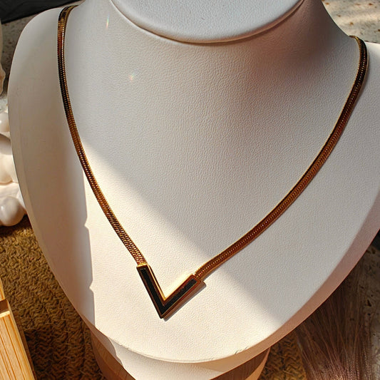 Vera Necklace Black