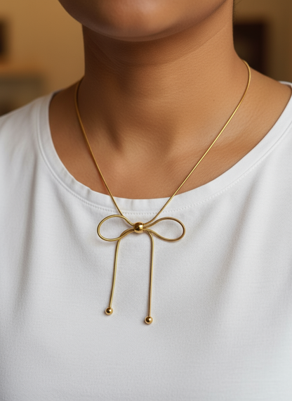 Rivora Bow Necklace