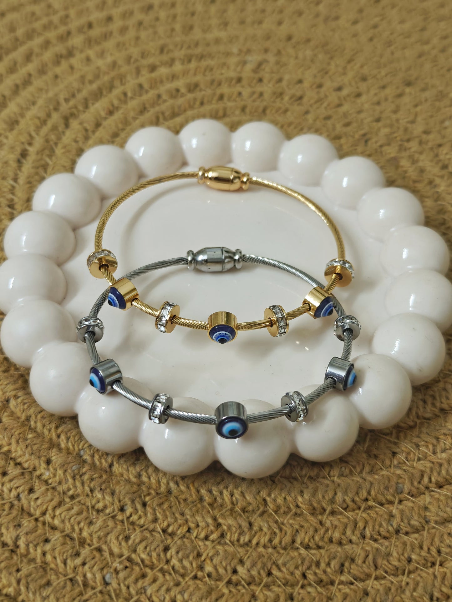 Evil Eye Bangle with mangnetic closure