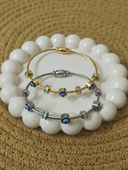 Evil Eye Bangle with mangnetic closure