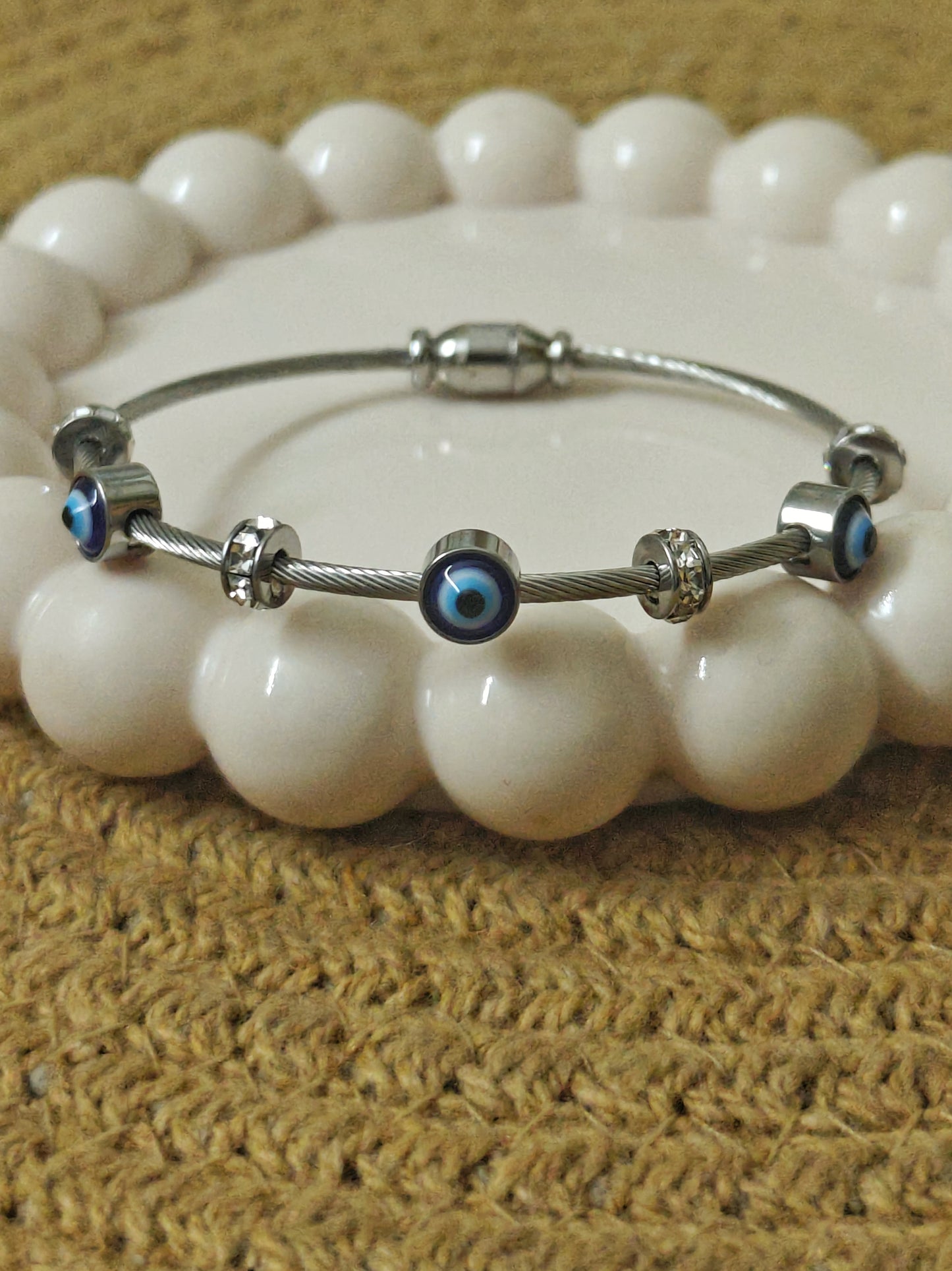 Evil Eye Bangle with mangnetic closure